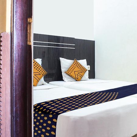 Spot On 3605 Clarichie Guest House Kupang  Exterior photo